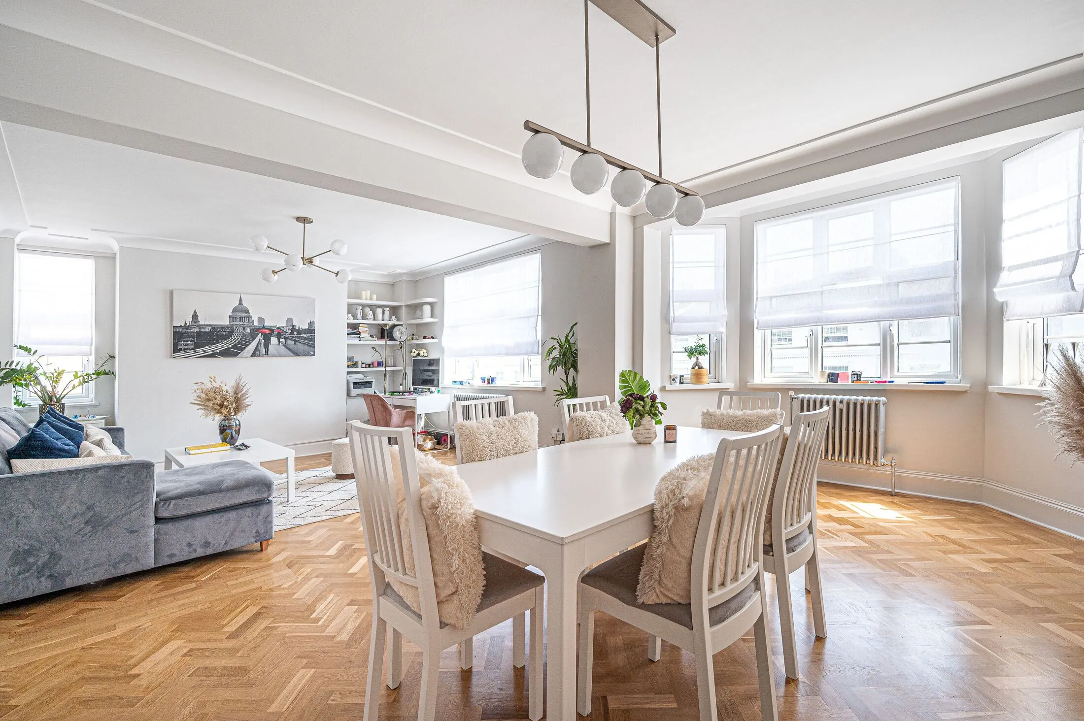 Flat Finchley Road in Greater London