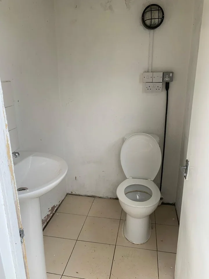 Room Carlyle Road in Greater London