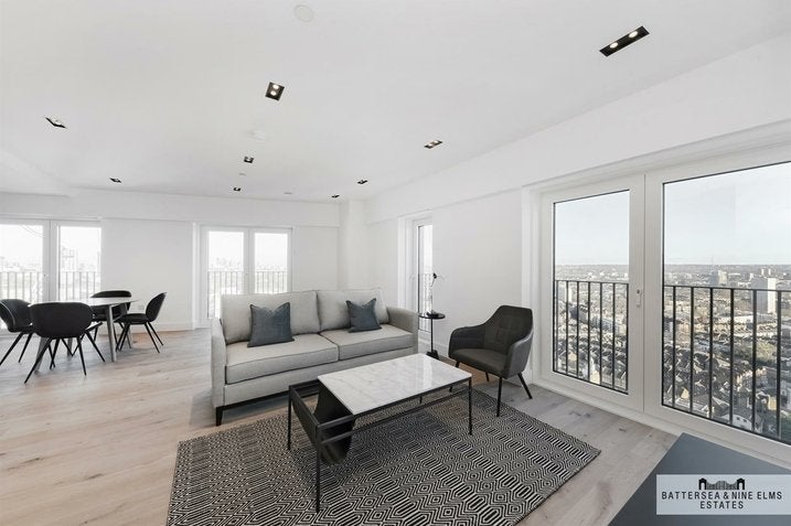 Flat Miles Street in Greater London