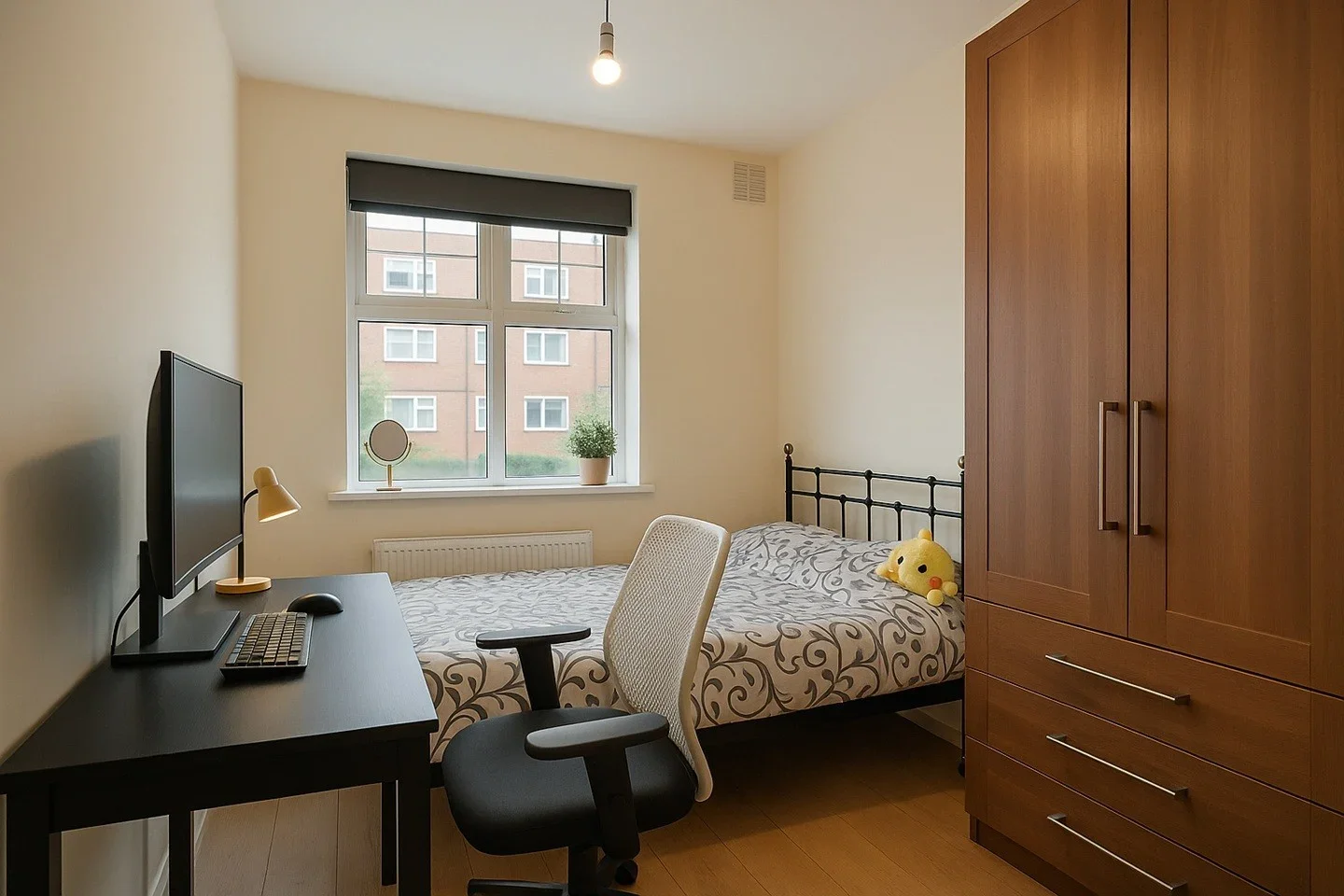 Room Galleywall Road in Greater London