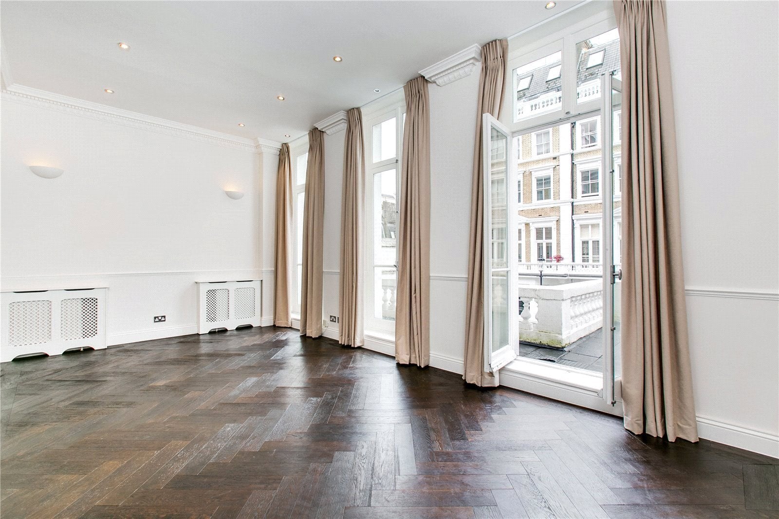 Flat Old Brompton Road in Greater London