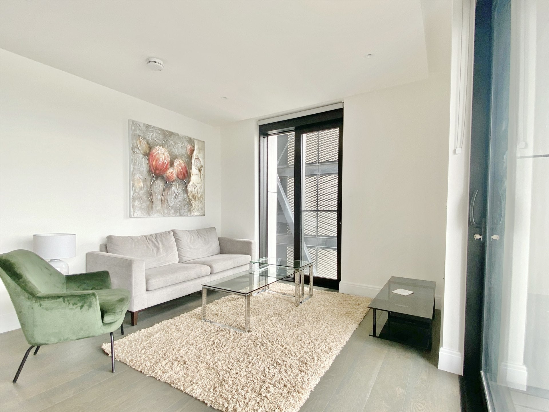 Flat Albert Embankment in Greater London