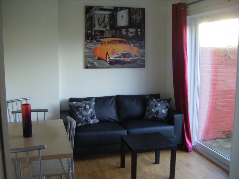 Room Fleets Lane in Poole