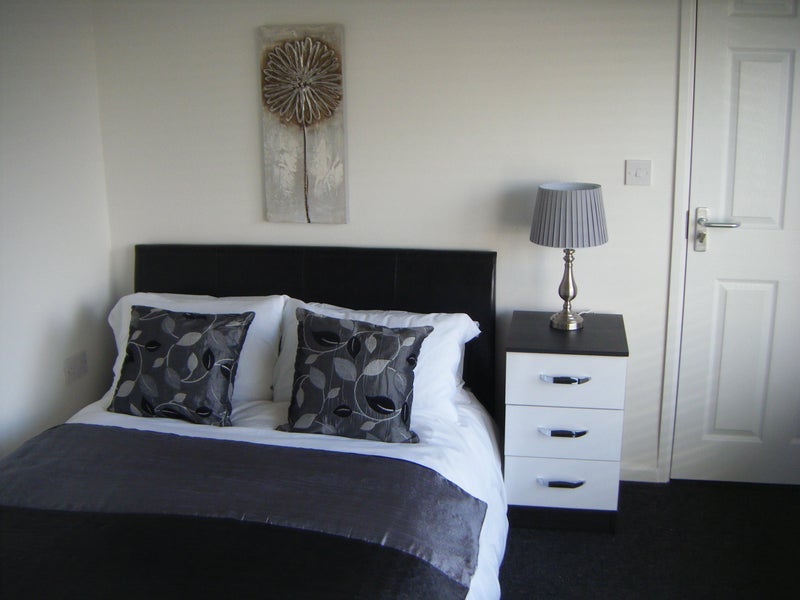 Room Fleets Lane in Poole