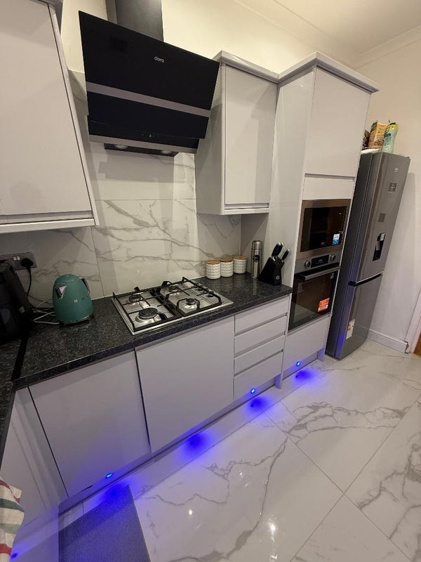 Room Ballards Lane in Greater London
