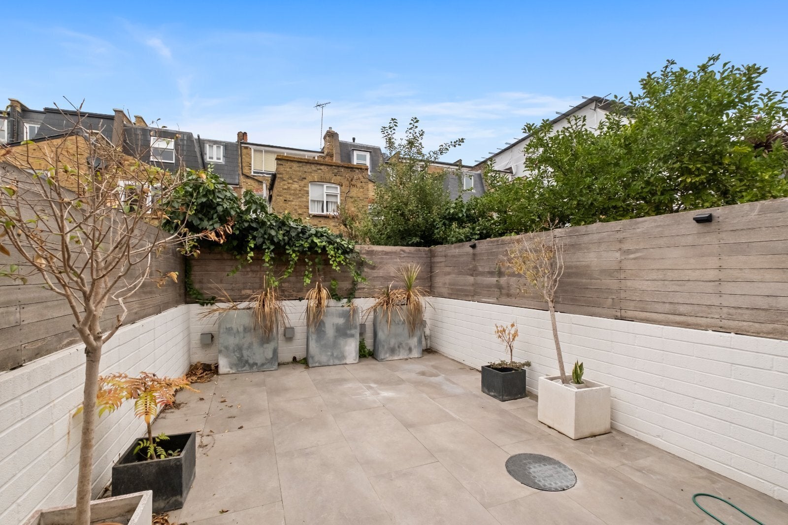 House Ashcombe Street in Greater London