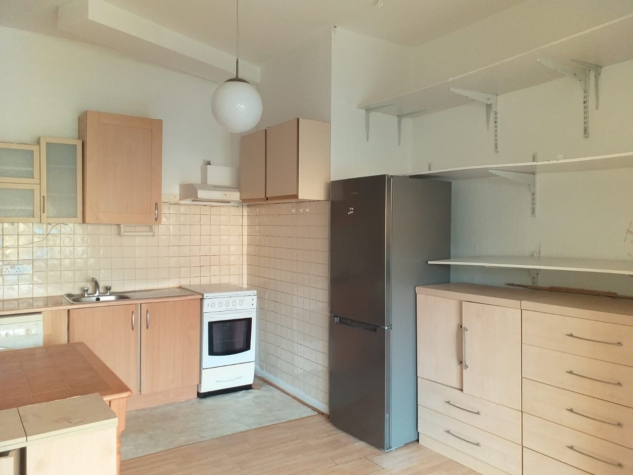 Flat Friern Barnet Road in Greater London