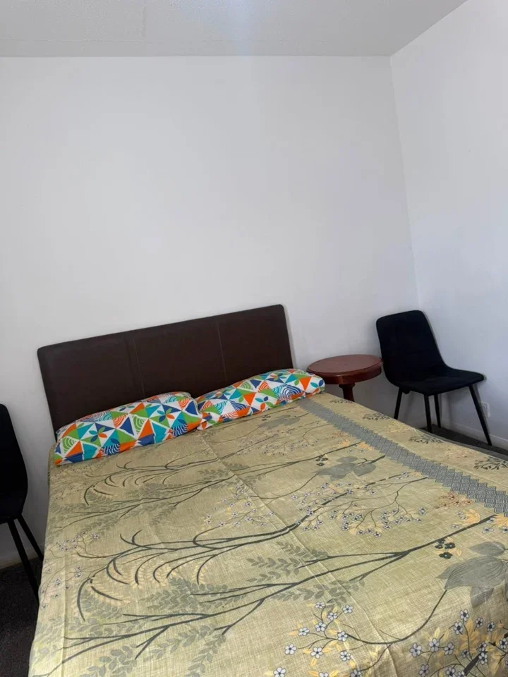 Room High Road in Greater London