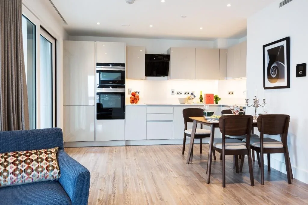 Flat New Drum Street in Greater London