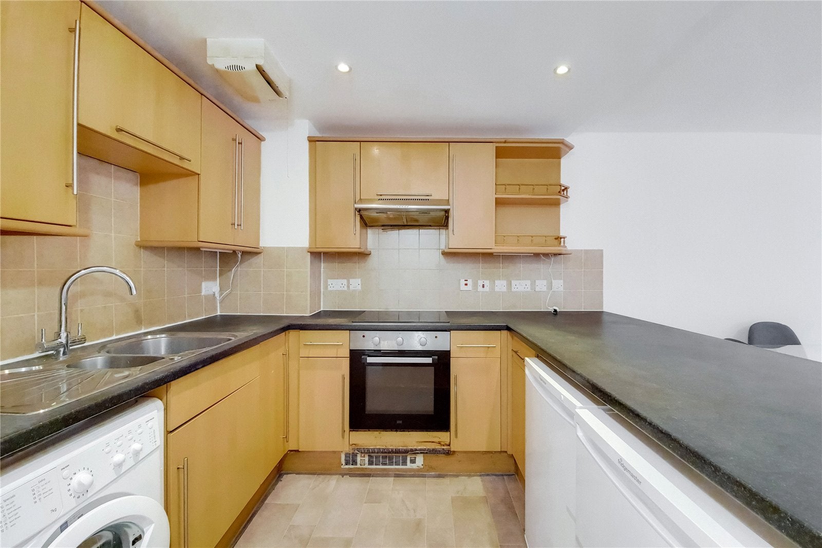 Flat Coleridge Square in Greater London