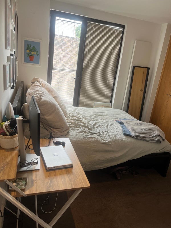 Room Essex Road in Greater London