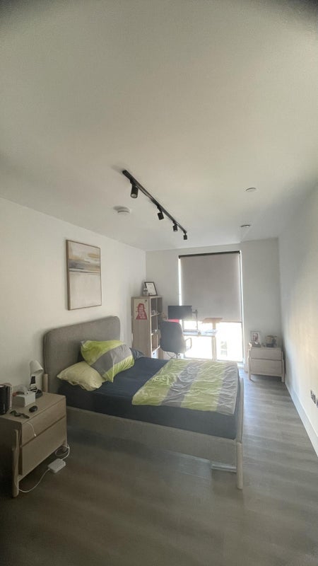 Room Scrubs Lane in Greater London