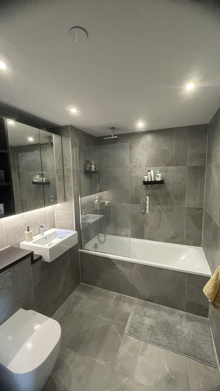 Room Scrubs Lane in Greater London