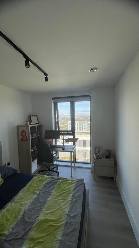Room Scrubs Lane in Greater London