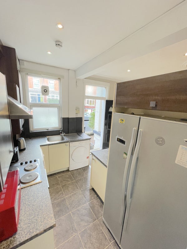 Room Beechwood View in Leeds