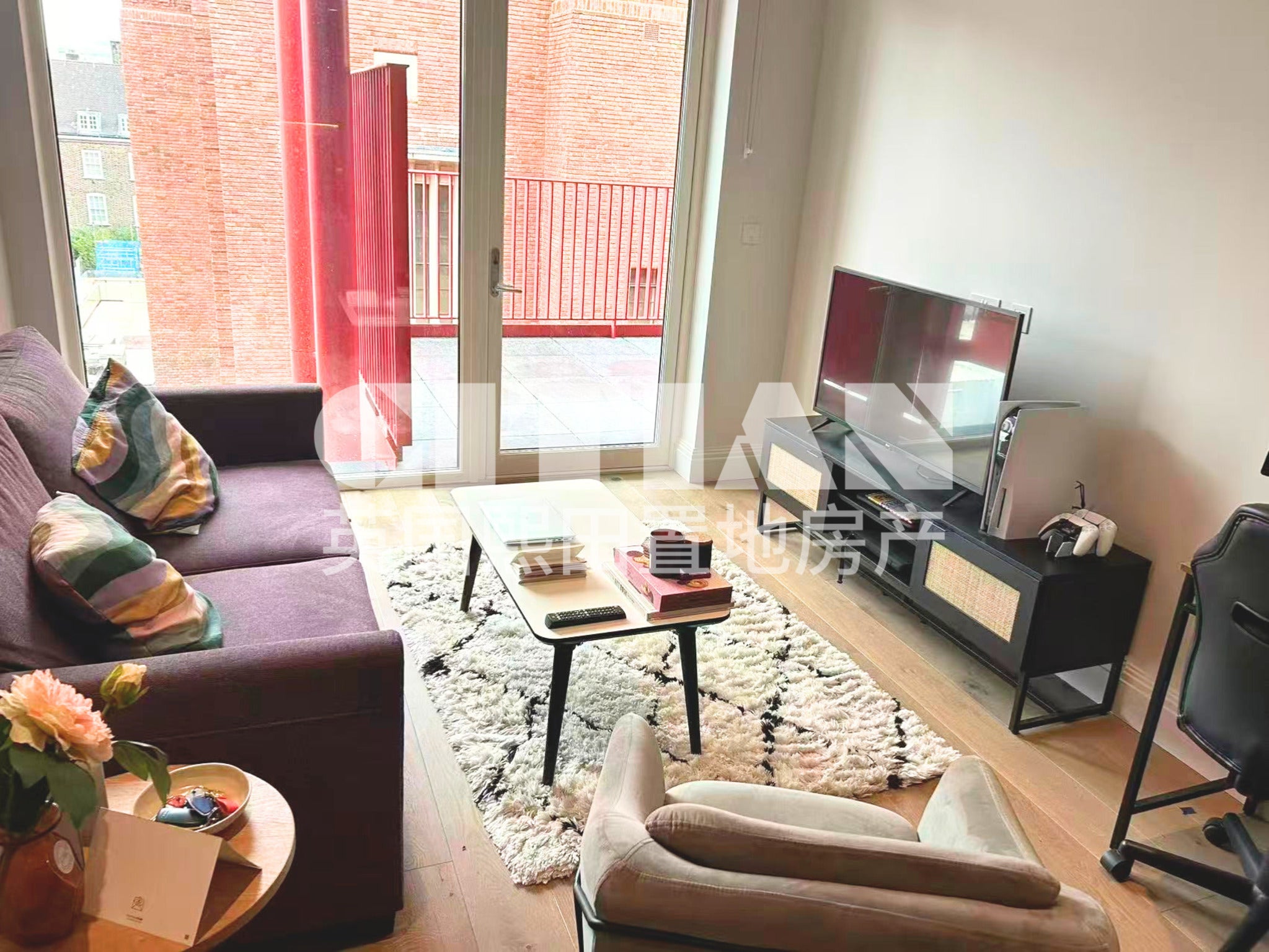 Flat Cromwell Avenue in Greater London