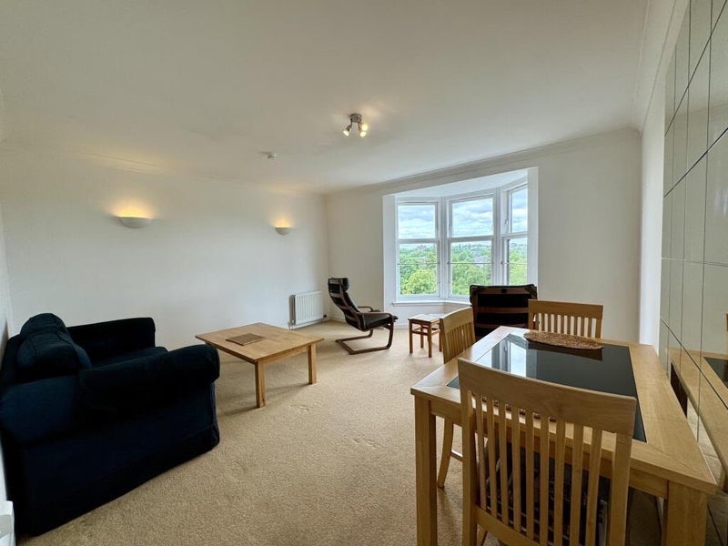 Room Garrioch Road in Glasgow