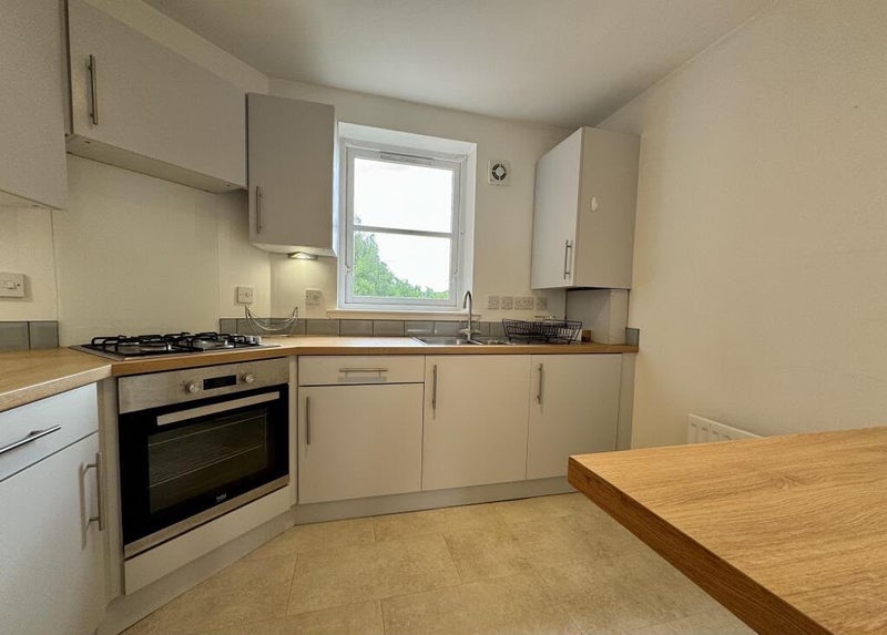 Room Garrioch Road in Glasgow