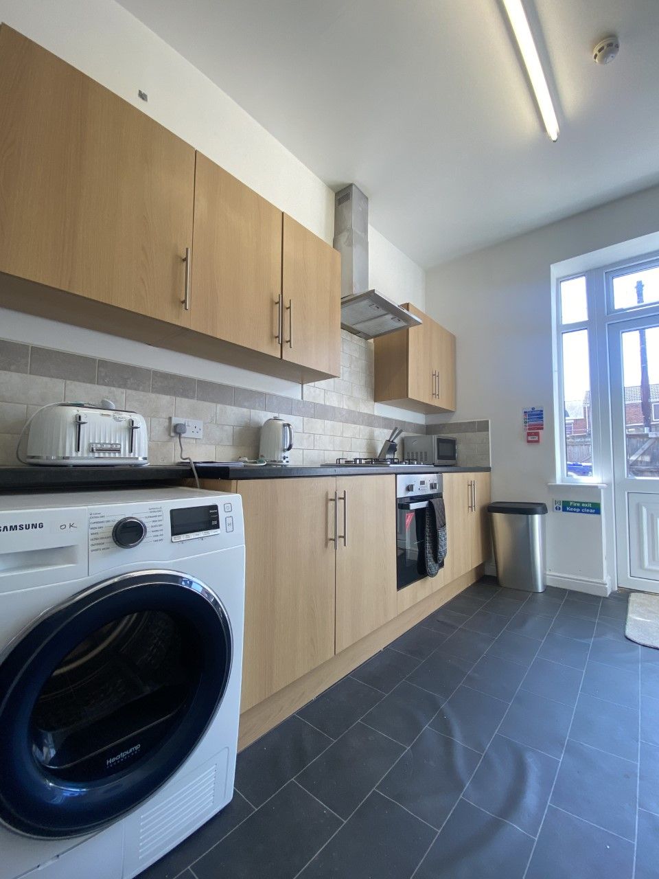 Room Elmfield Road in Doncaster