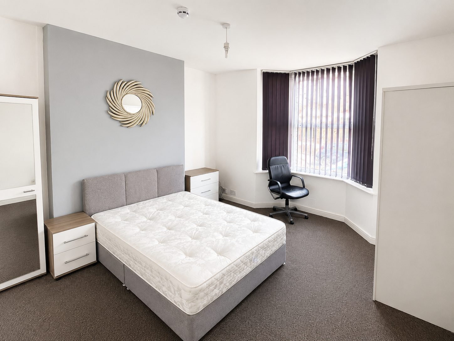 Room Elmfield Road in Doncaster