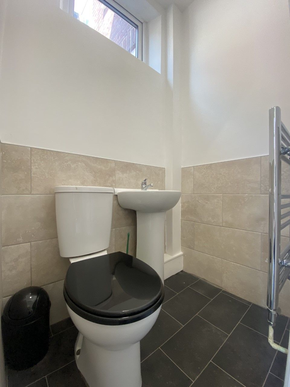 Room Elmfield Road in Doncaster