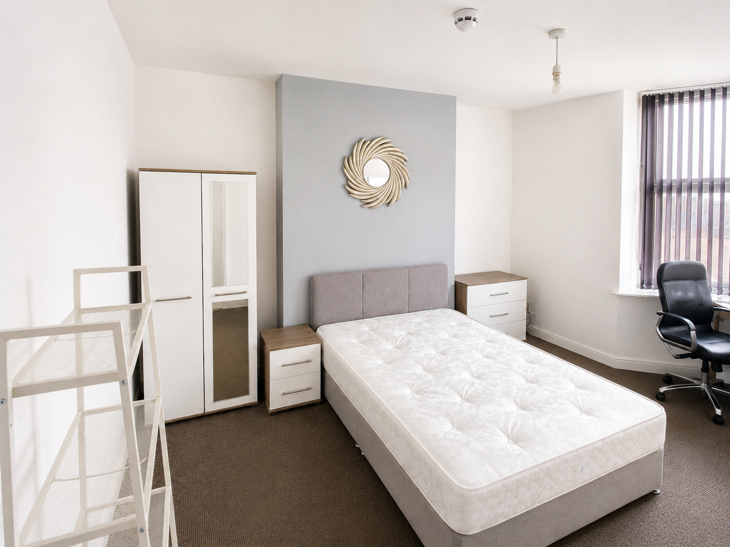 Room Elmfield Road in Doncaster