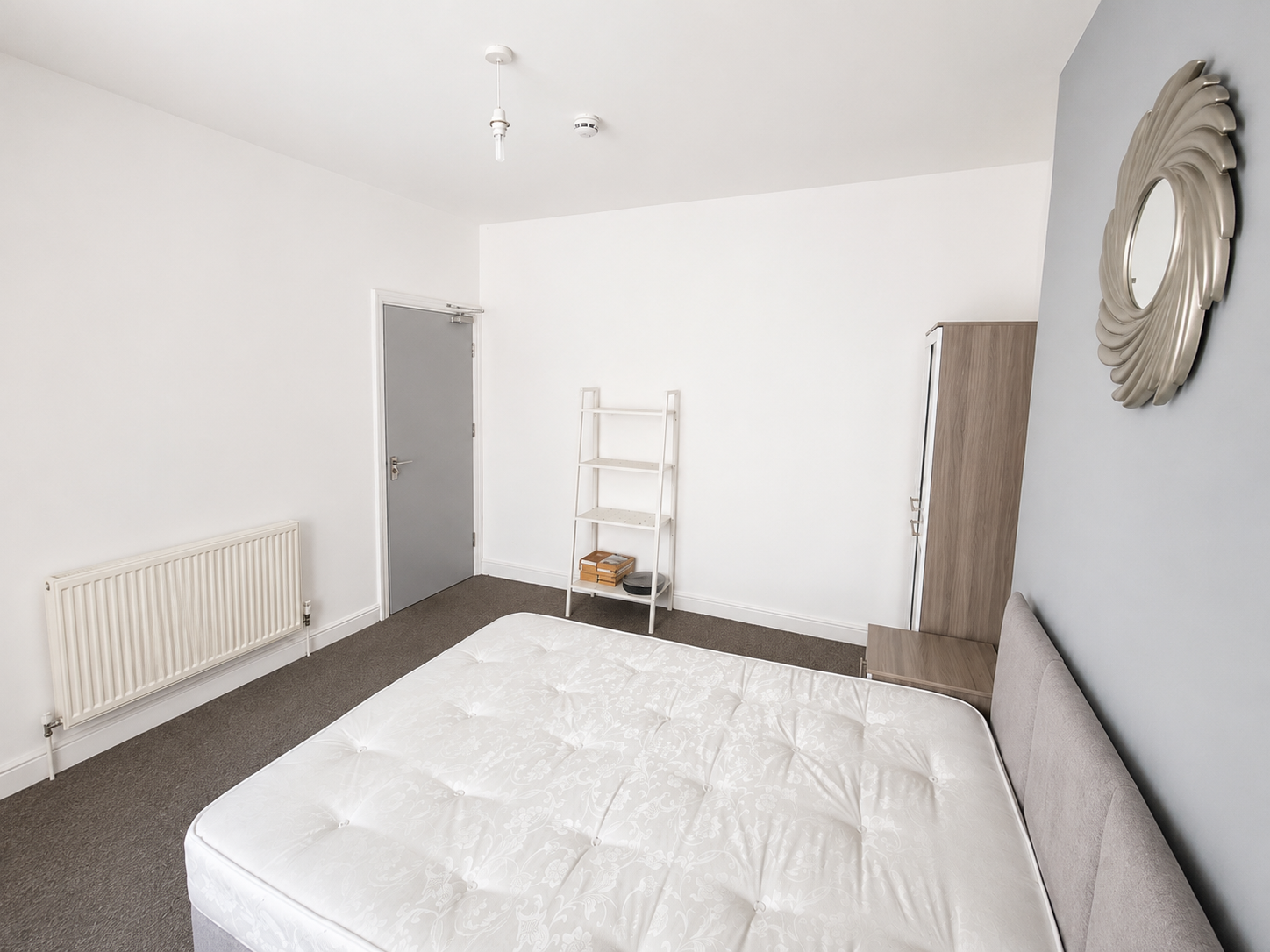 Room Elmfield Road in Doncaster