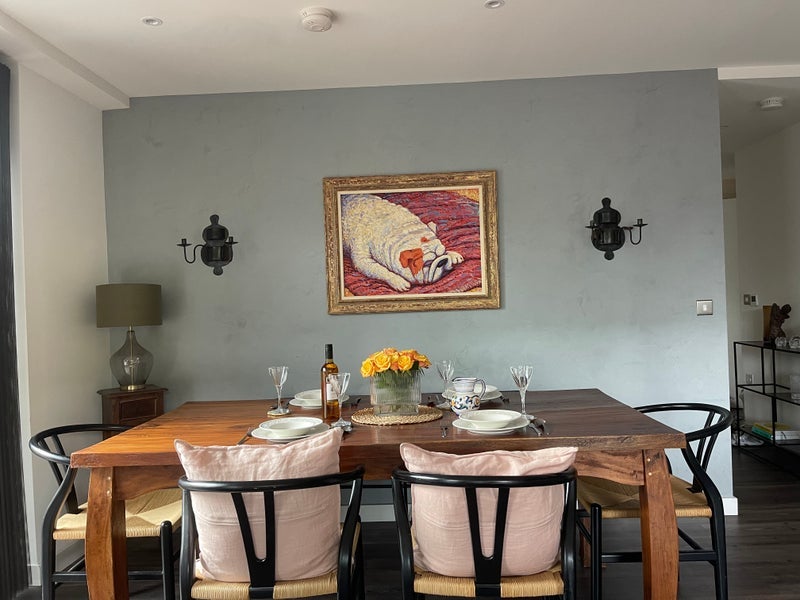 Room Wallis Road in Greater London