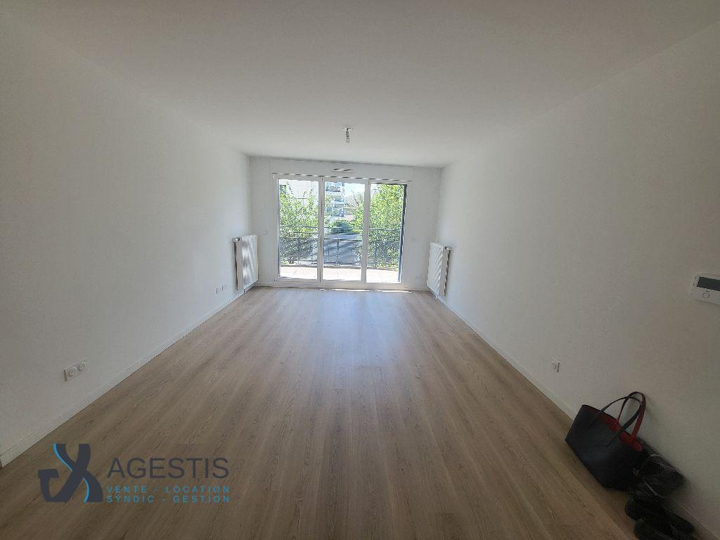 Flat Rue Camille Muffat in Colombes