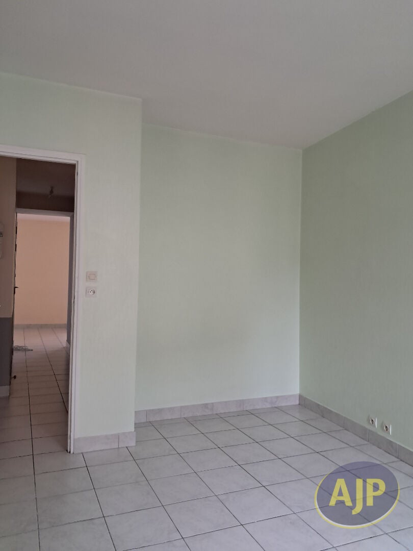 Appartement Route d'Angoulême à Javerlhac-et-la-Chapelle-Saint-Robert