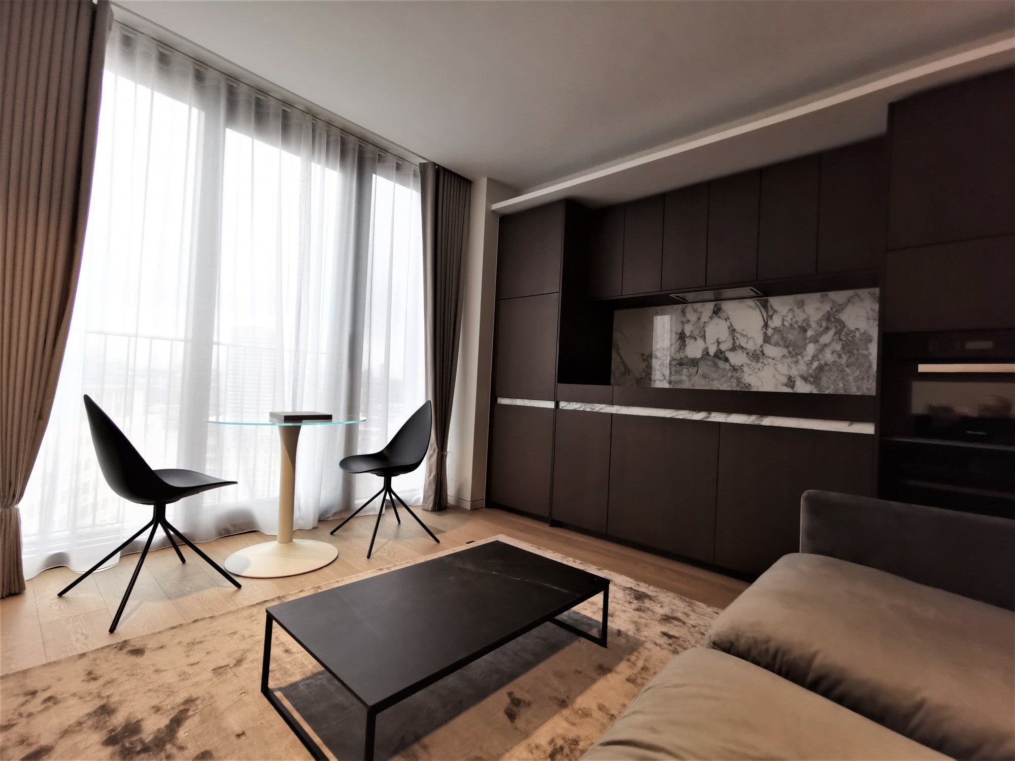 Flat Sutton Walk in Greater London