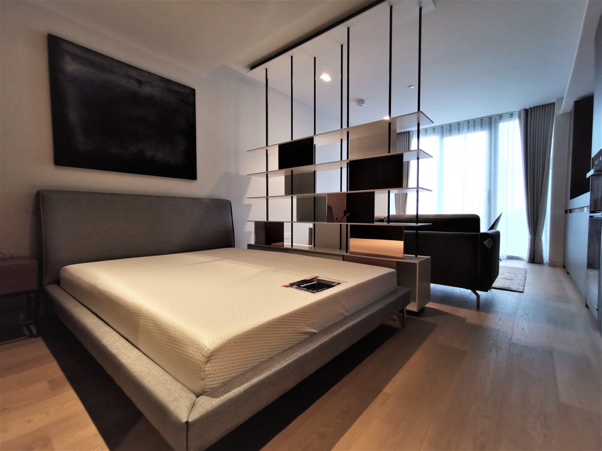 Flat Sutton Walk in Greater London