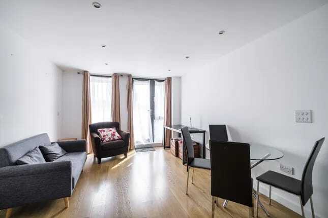 Room Debnams Road in Greater London