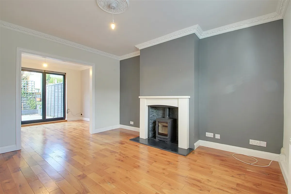 House Woodlands Avenue in Dacorum