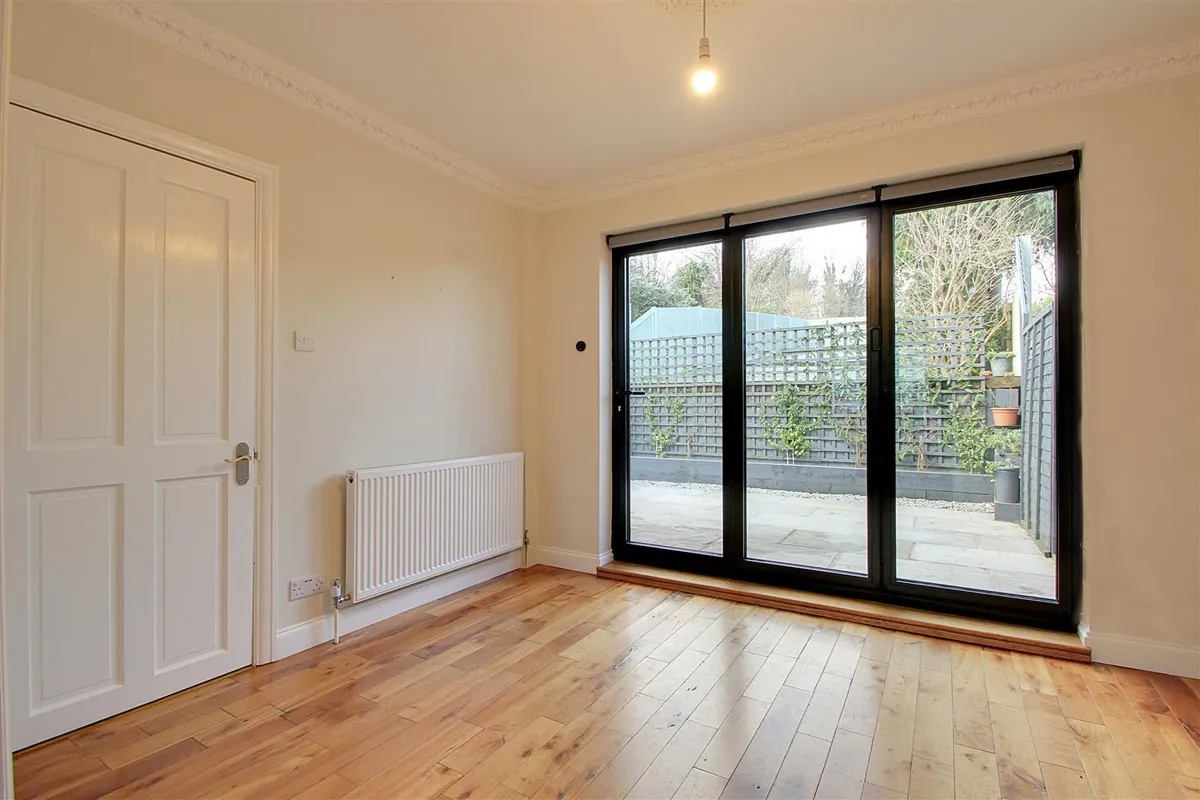 House Woodlands Avenue in Dacorum