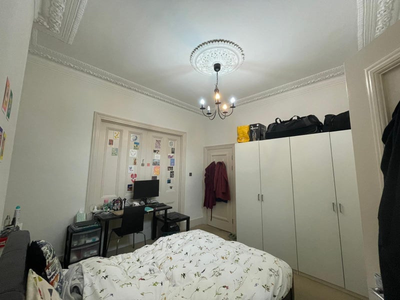 Room Bloemfontein Road in Greater London