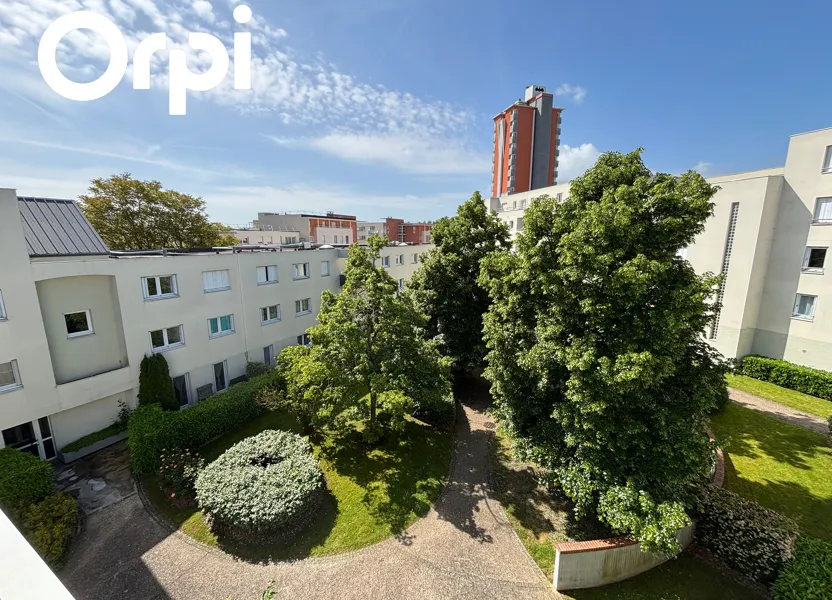 Flat Rue de Bruxelles in Élancourt