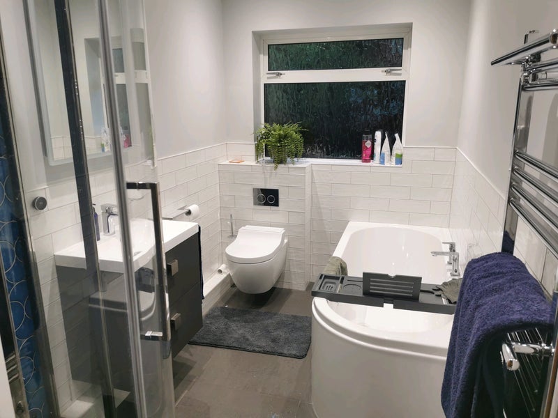 Room Stonefield Close in Crawley