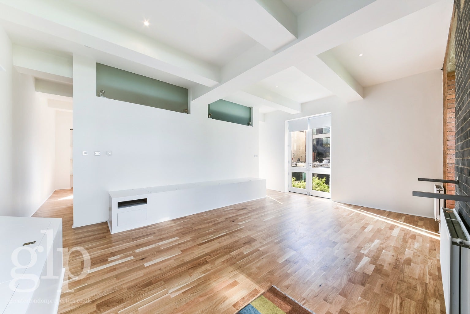 Flat New Wharf Road in Greater London