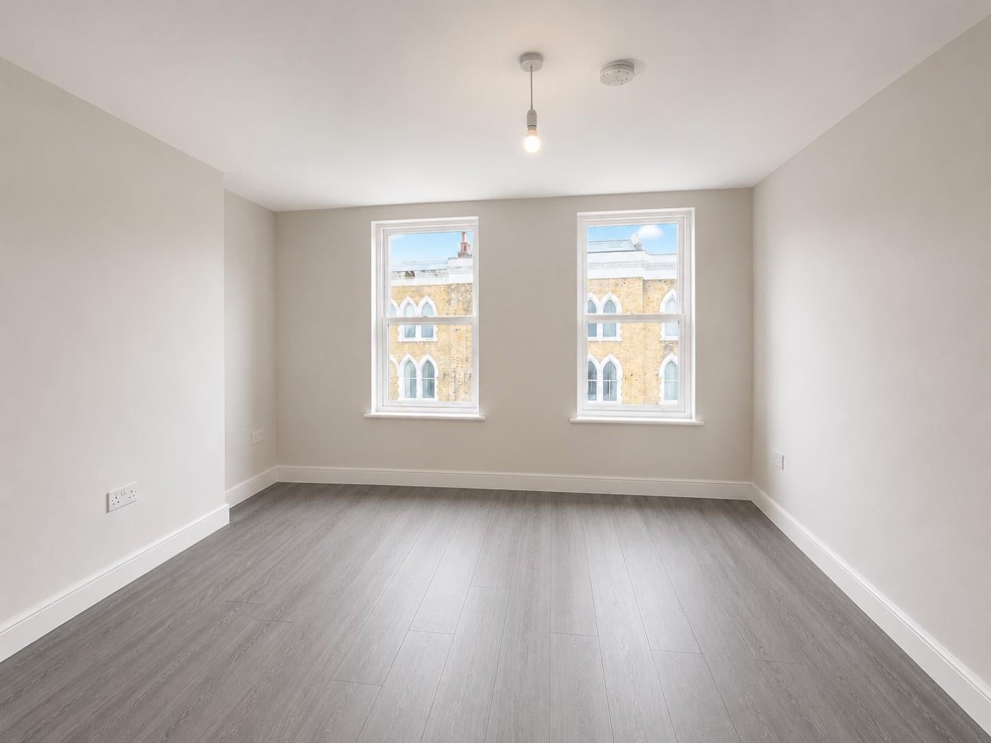 Flat Chatsworth Road in Greater London