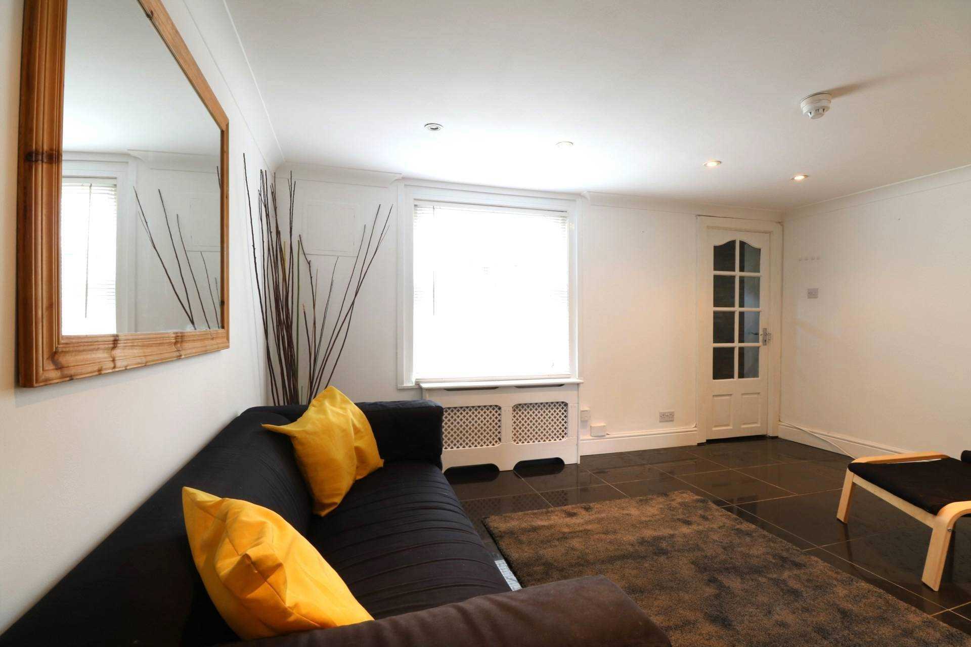 Flat Bedford Road in Reading