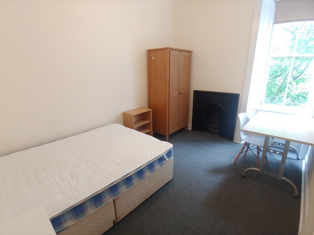 Flat Tarvit Street in City of Edinburgh