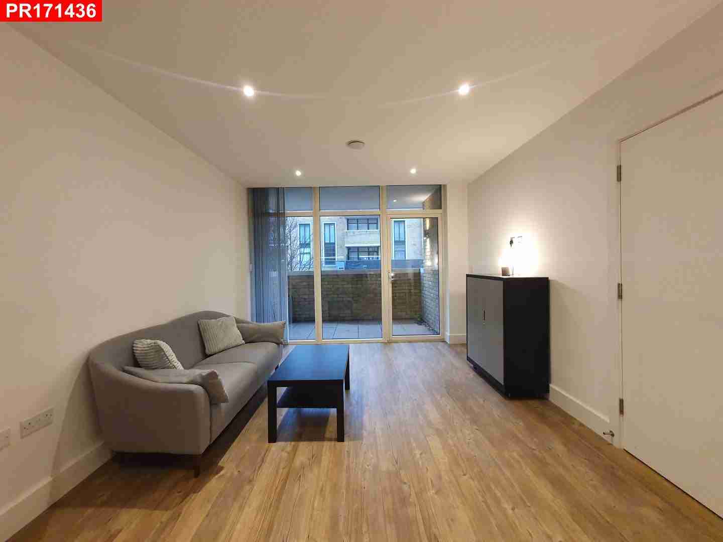 Flat London Road in Greater London