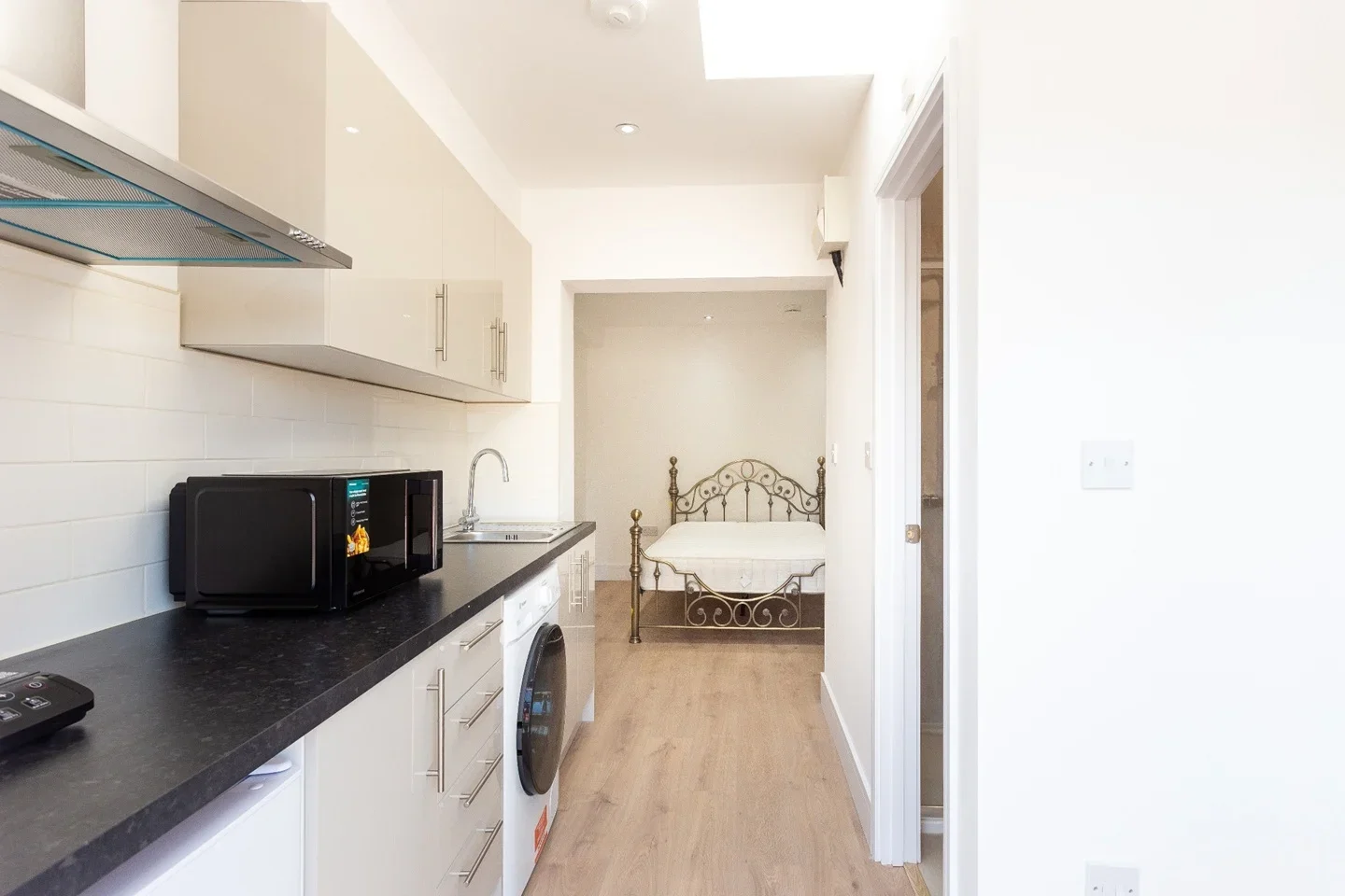 Flat Kings Road in Greater London