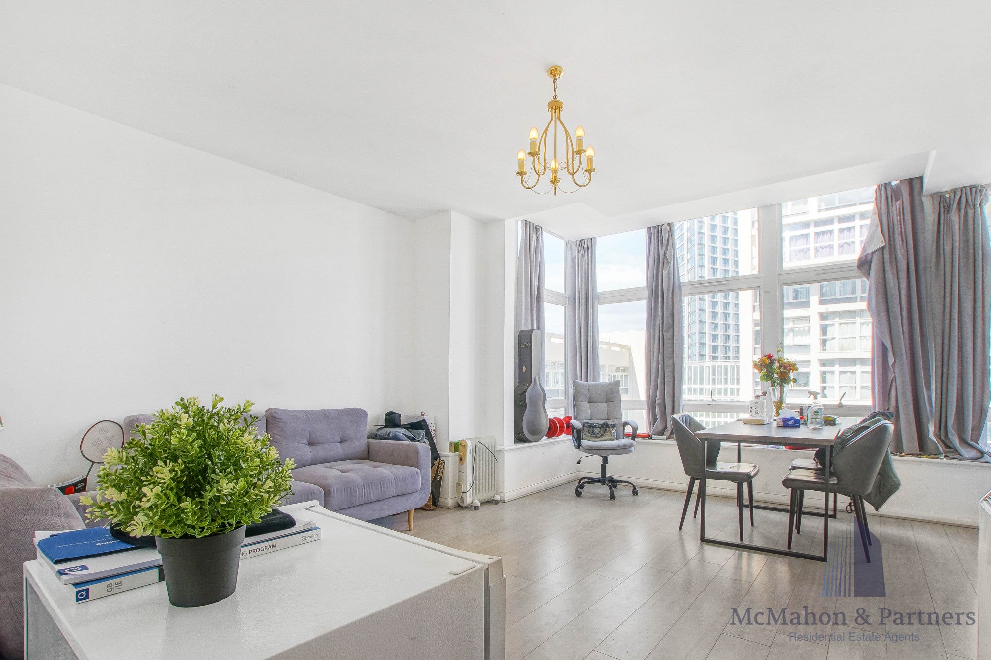Flat Newington Causeway in London