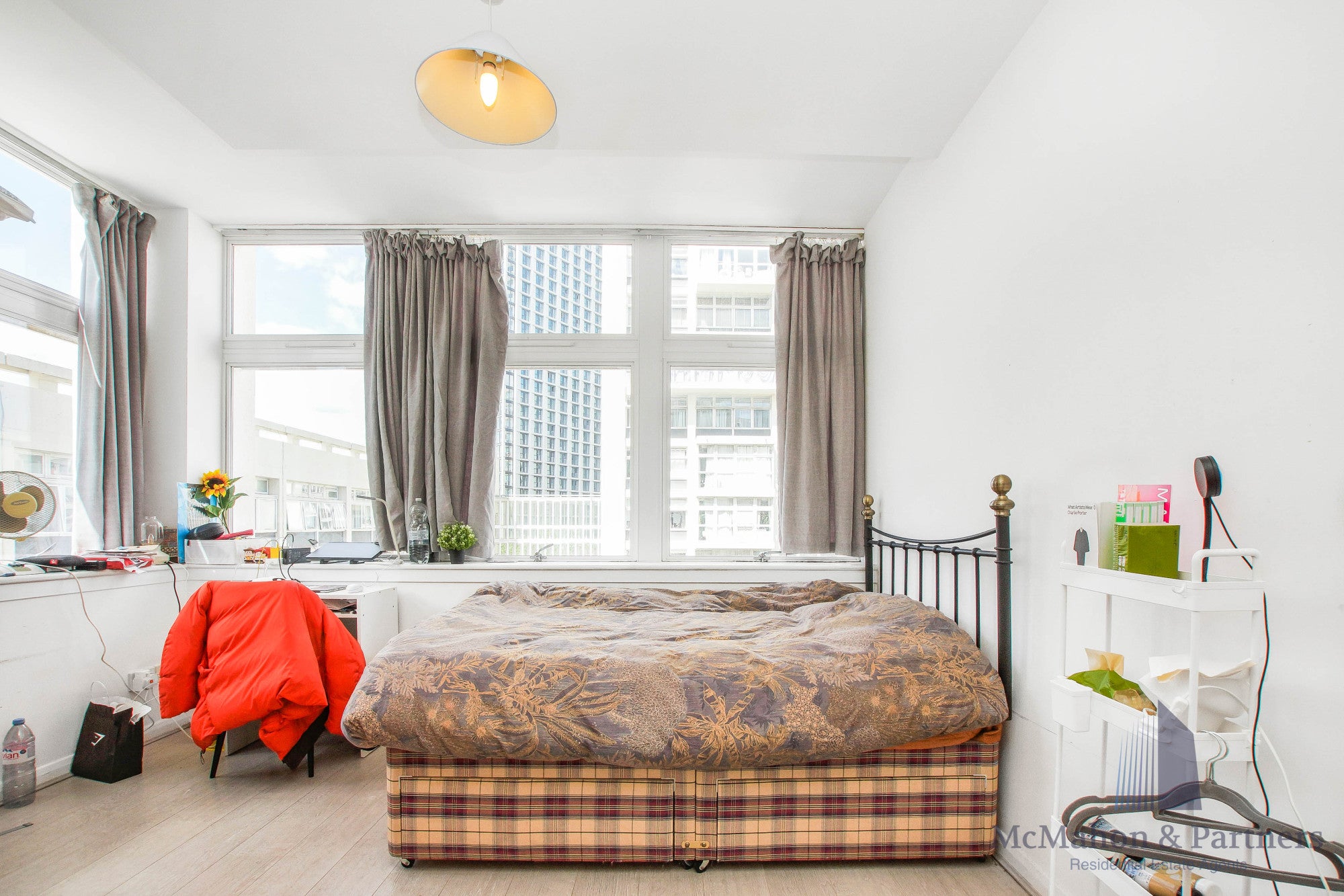Flat Newington Causeway in London