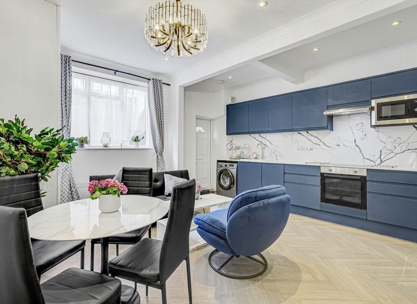 Flat Alderney Street in City of Westminster