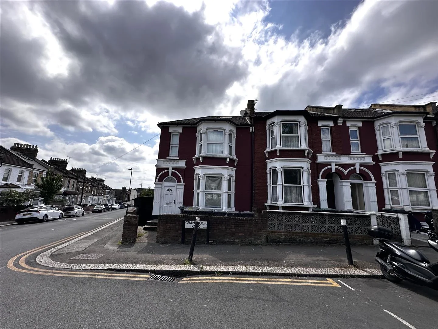 Room St Albans Crescent in Greater London