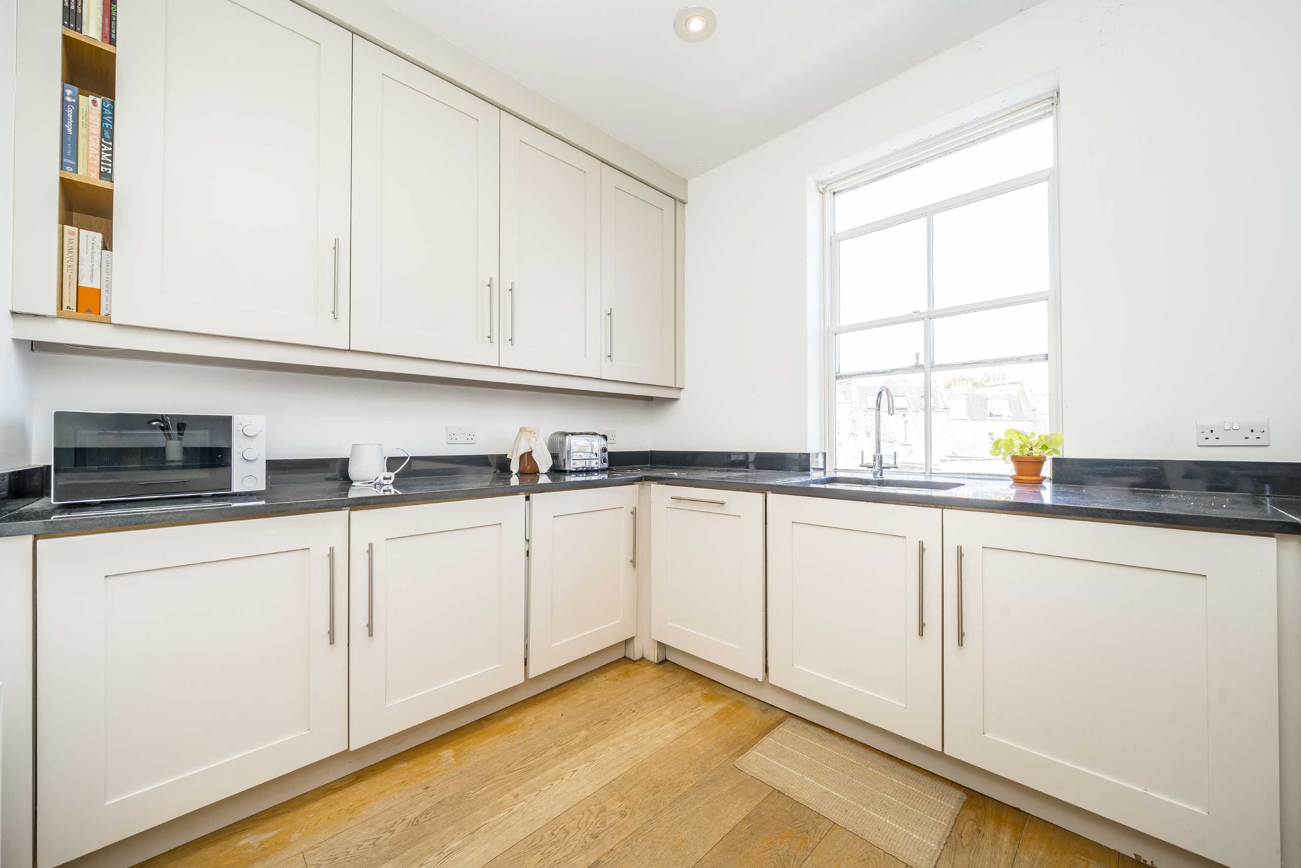 Flat Netherwood Road in Greater London