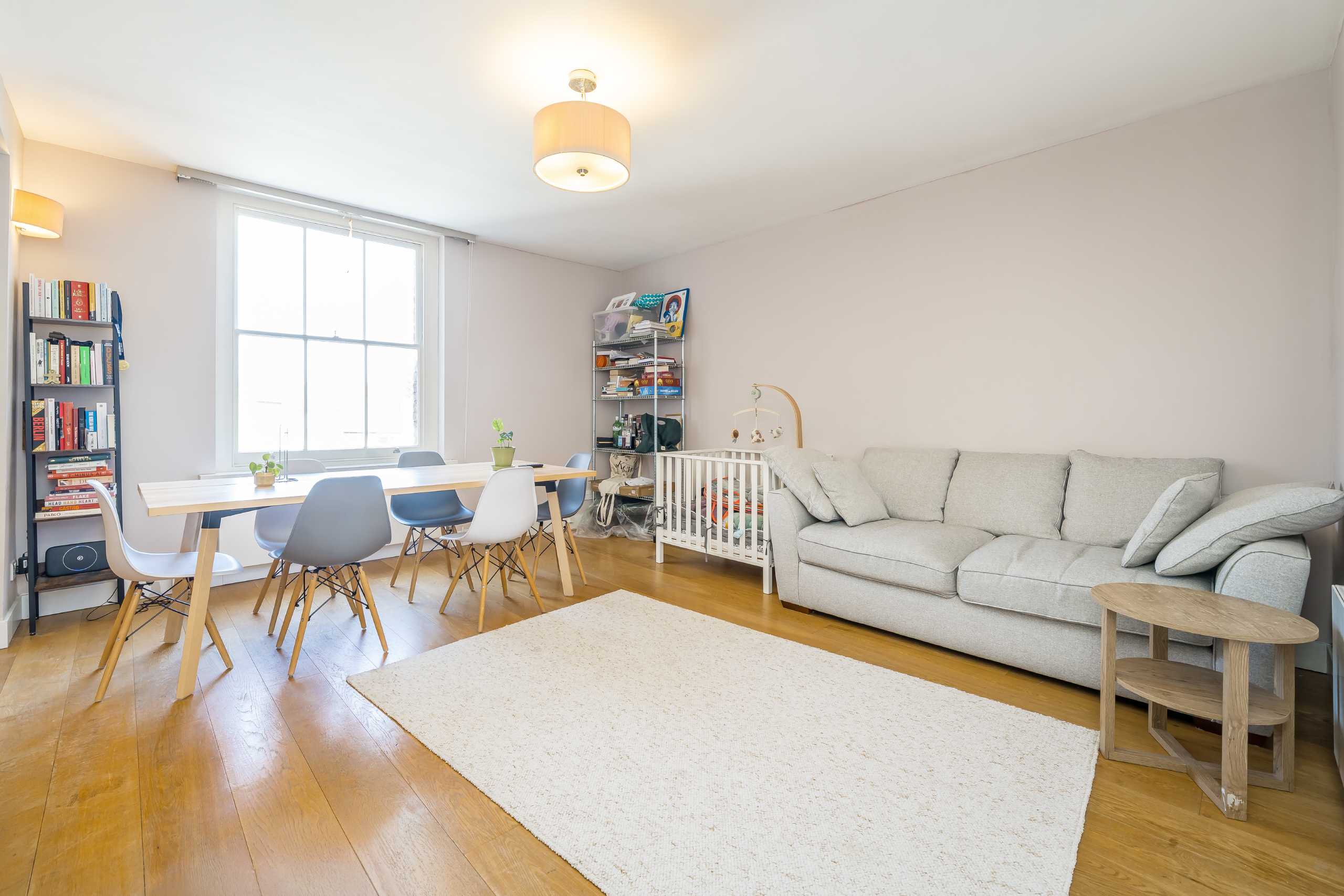 Flat Netherwood Road in Greater London